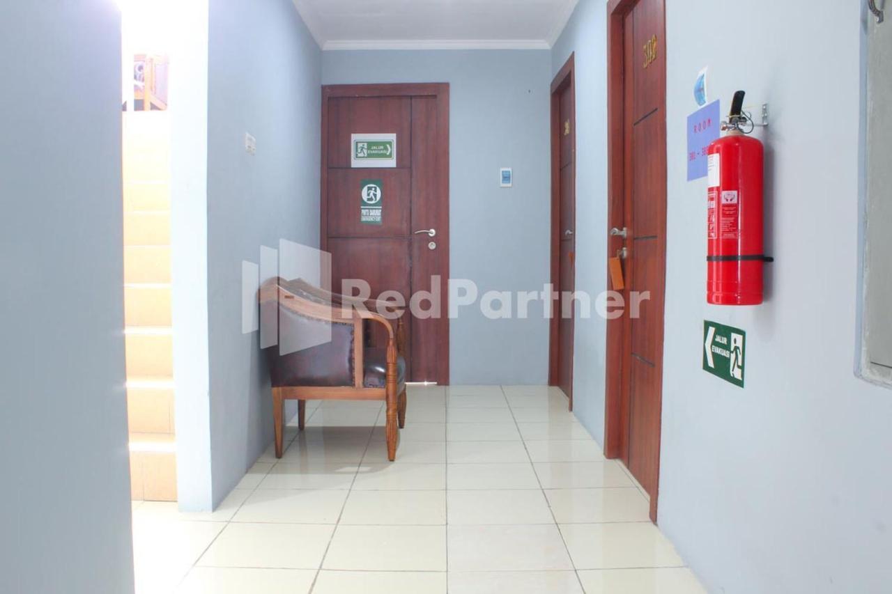 Brahma Hotel RedPartner Jakarta Exterior foto