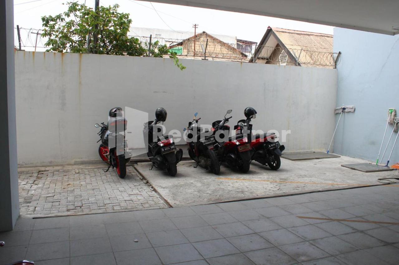 Brahma Hotel RedPartner Jakarta Exterior foto