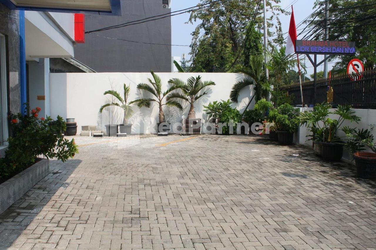 Brahma Hotel RedPartner Jakarta Exterior foto